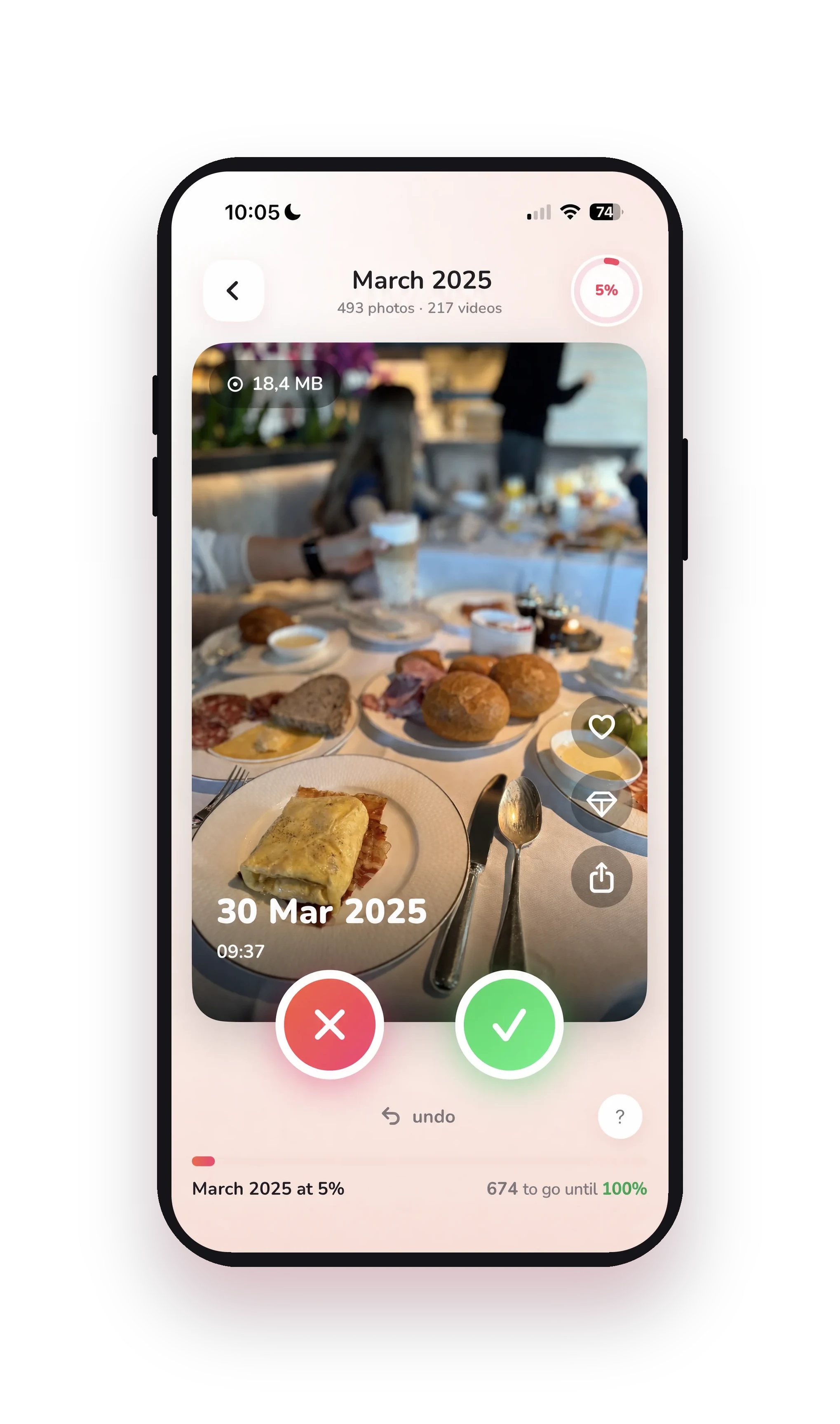 The Huppla swipe screen with a photo and this month’s progress